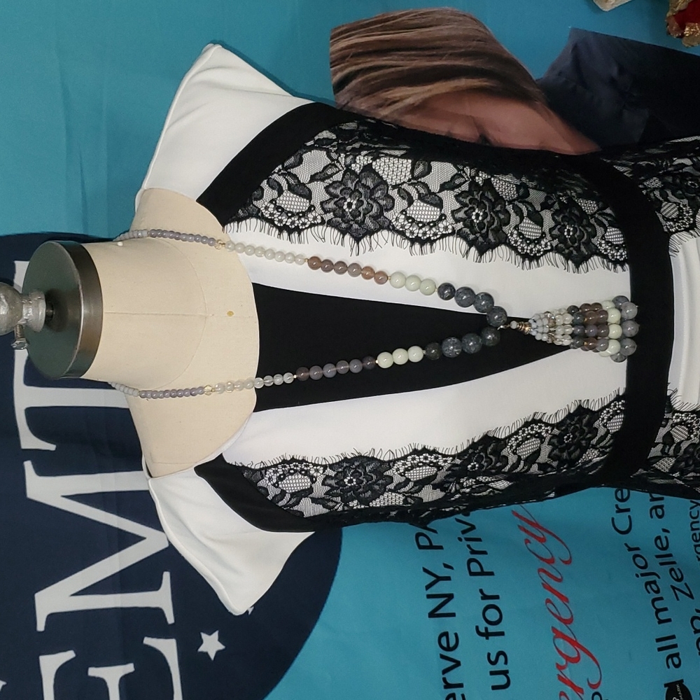 CB casual White and Black Lace Dress - Picture 4 of 10